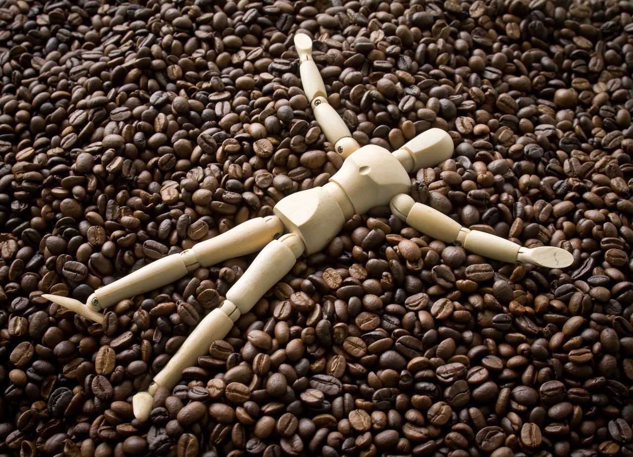 Coffee cupping to evaluate acidity and flavor profiles